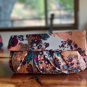 Gorgeous Aldo Clutch! ☀️